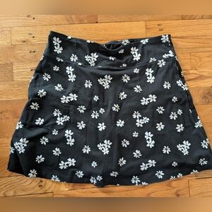 Cuddl Duds Black with White Daisy Print Skort